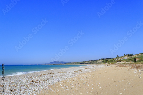 Strand mit Strandgut