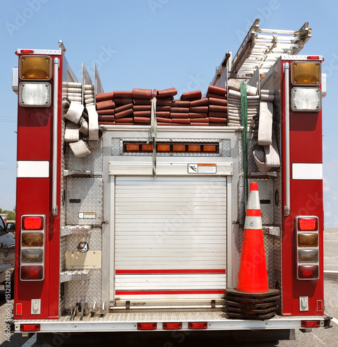 Valokuvatapetti Rear view of fire truck.