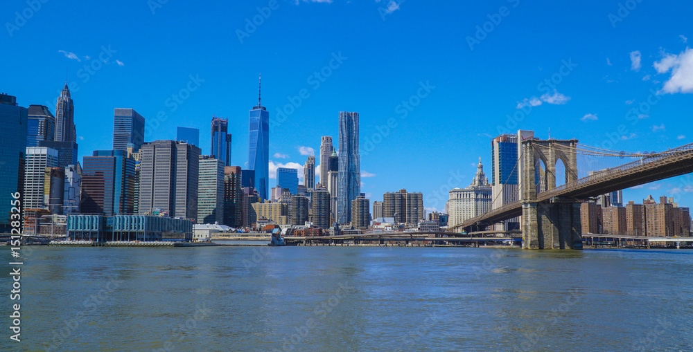 Obraz premium New York Manhattan Skyline - view from Brooklyn- MANHATTAN / NEW YORK - APRIL 1, 2017