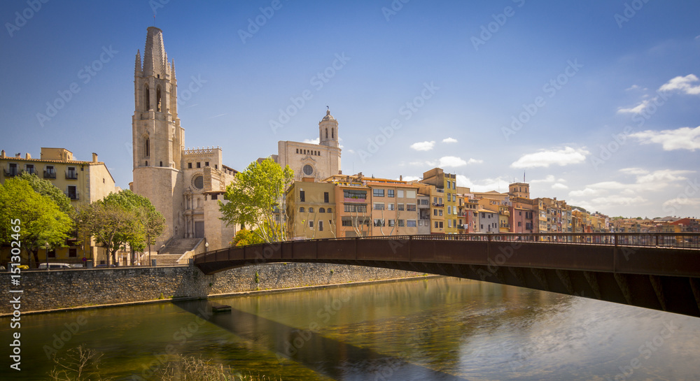 Sant Feliu bridge and Sant Feliu church in Girona, Catalonia, Spain