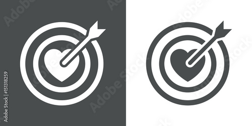 Icono plano diana con corazon y flecha gris y blanco