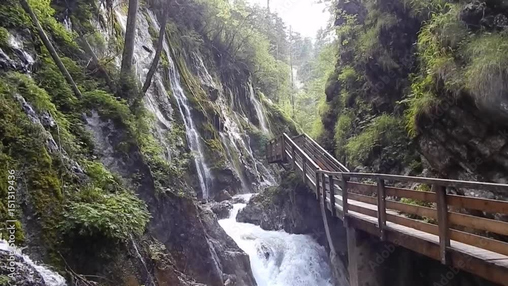 unterwegs durch die wimbachklamm in der Ramsau bei Berchtesgaden in Bayern unterwegs durch die wimbachklamm in der Ramsau bei Berchtesgaden in Bayern