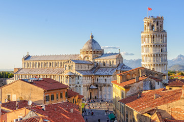 Fotobehang De scheve toren Uitzicht op Duomo en scheve toren  © lkonya