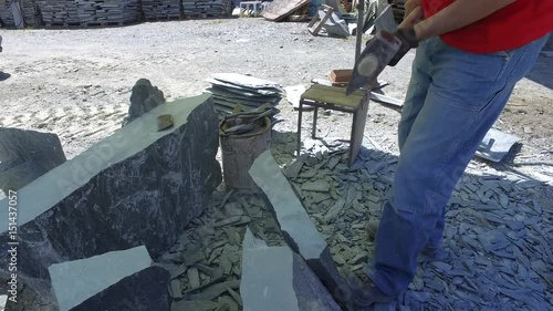 Lavorazione artigianale di pietre - Marmi e graniti photo