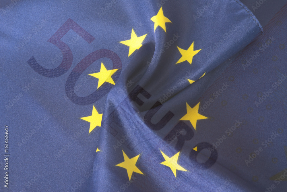 Flagge der Europäischen Union EU und ein 50 Euro Geldschein Flagge der Europäischen Union EU und ein 50 Euro Geldschein