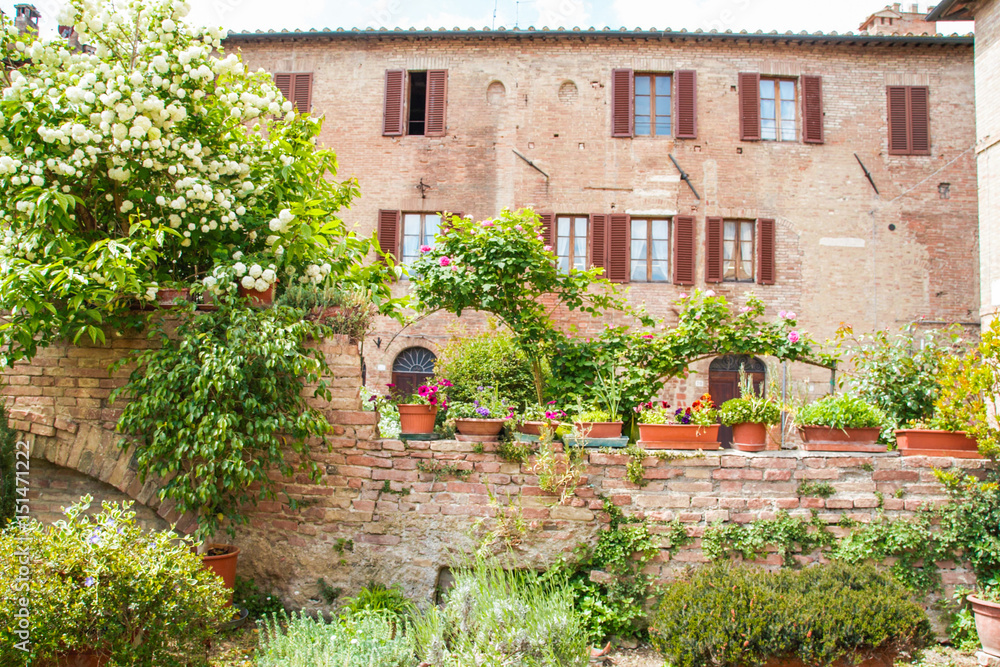 Fototapeta premium The medieval city oof Buonconvento in Tuscany
