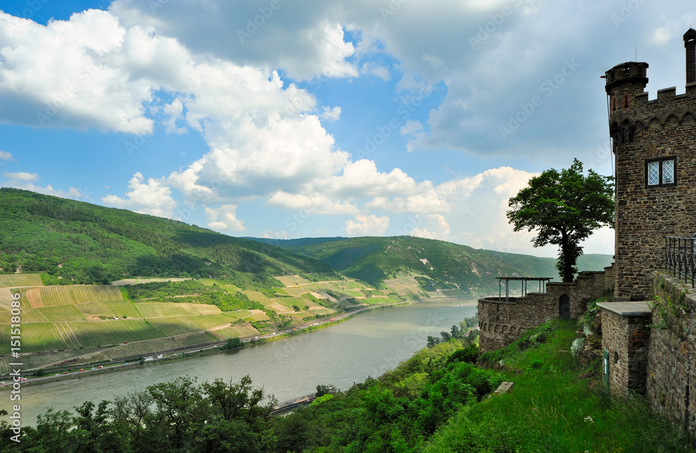 Fototapeta premium Burg Sooneck, Trechtingshausen, Unesco Weltkulturerbe Oberes Mittelrheintal, Rheinland-Pfalz, Deutschland, Europa