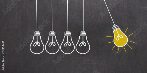 Εκτύπωση καμβά Great Idea. Creativity Concept with light bulbs on chalkboard