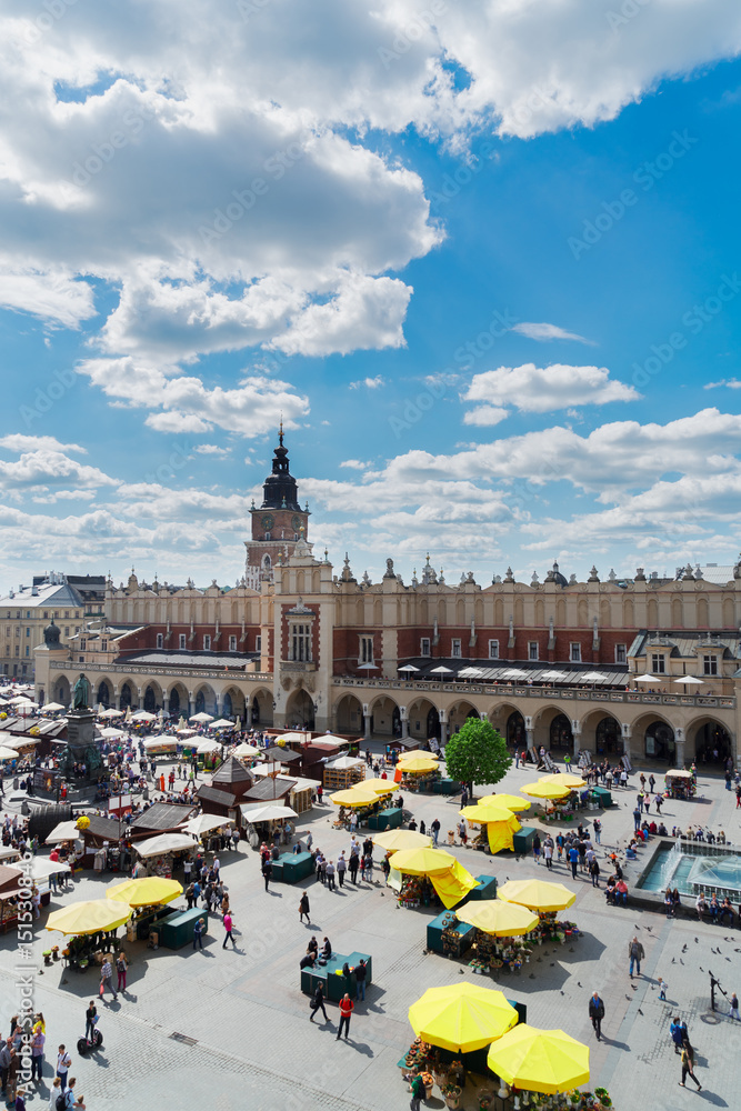Obraz premium above view of Market square Rynek Glowny with Cloth hall Sukennice in Krakow, Poland
