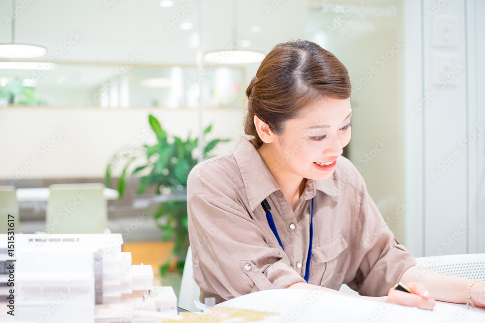 ビジネスイメージ 建築家 建築模型 女性 Stock Photo Adobe Stock ビジネスイメージ 建築家 建築模型 女性 Stock Photo Adobe Stock