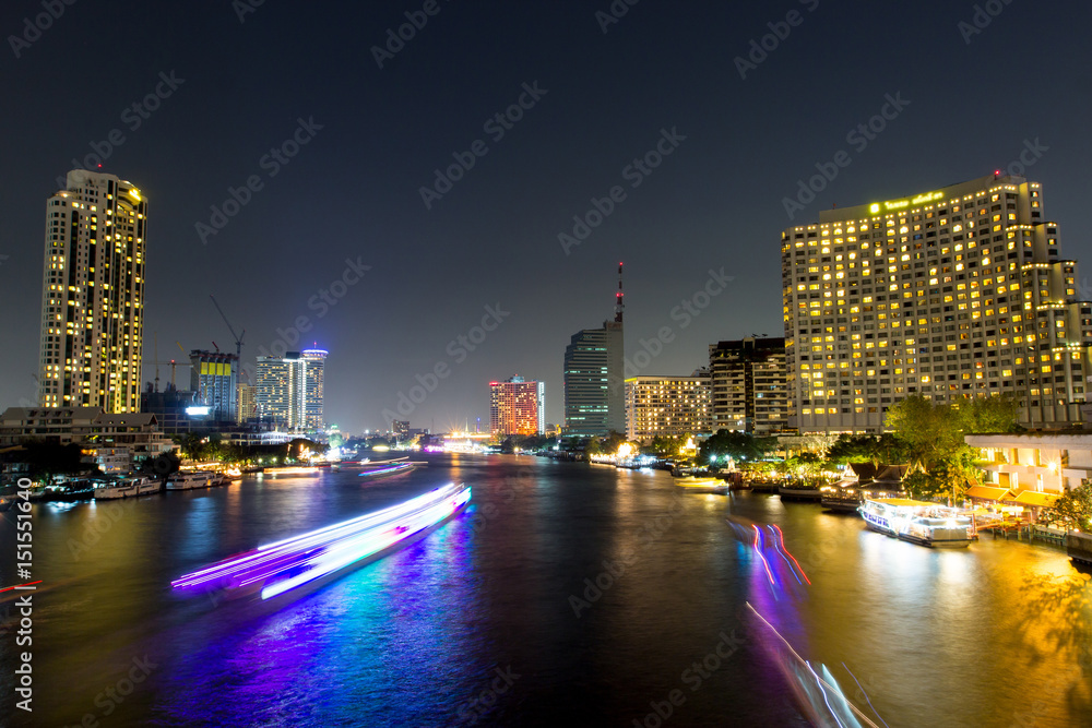 Fototapeta premium Chao Phraya River view from Taksin Bridge in night time