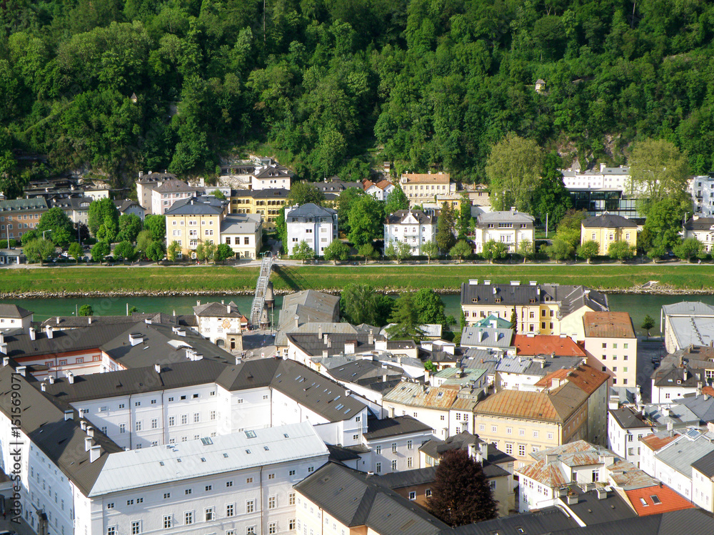 Obraz premium Gorgeous architecture along the Salzach river of Salzburg, Austria