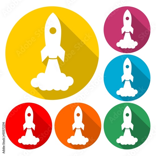 Started rocket spaceship icon - Illustration