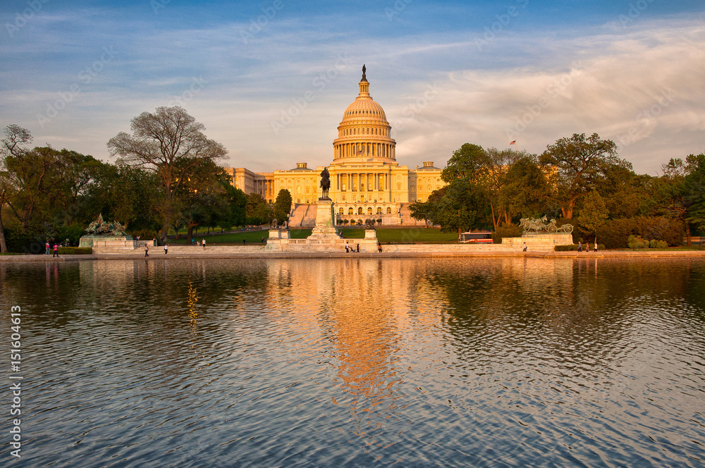 Fototapeta premium Sunset at the US Capitol