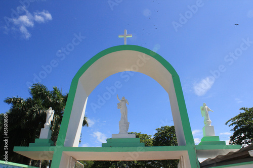 Portada del cementerio municipal. Turbo, Antioquia, Colombia.