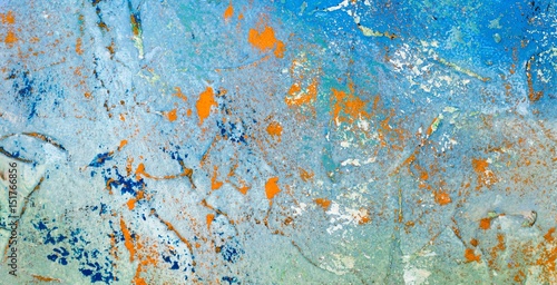 Hintergrund in Blau mit bunten Bereichen auf Leinwand, Acryl-Struktur-Gel und Gouache-Farbe 
