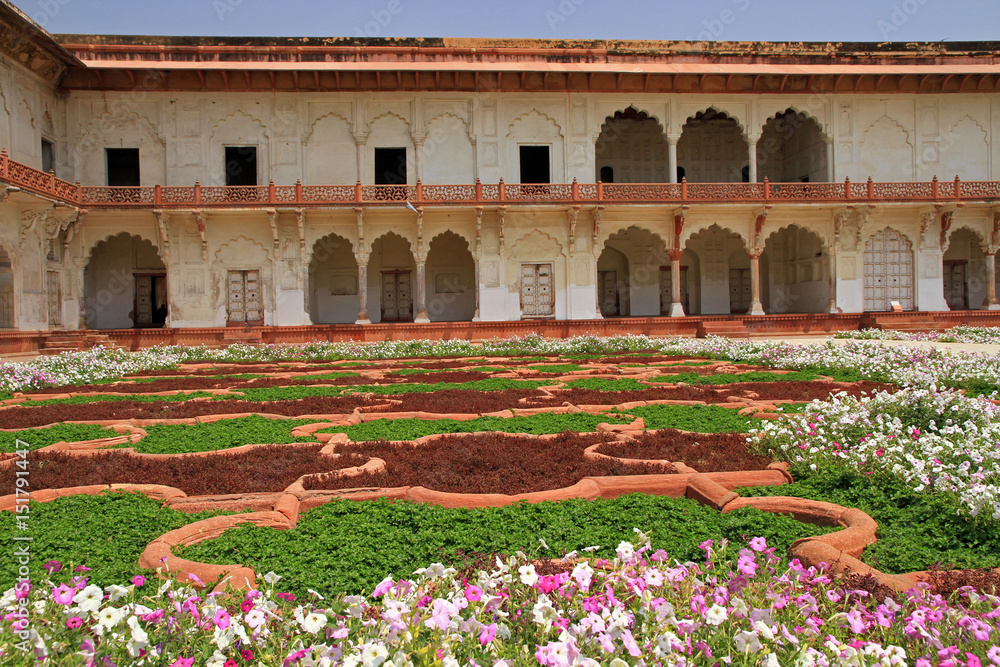 Obraz premium Gardens in Red Fort, Agra, Delhi, India