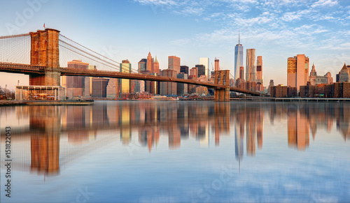 Photographie Lower Manhattan with brooklyn bridge, NYC