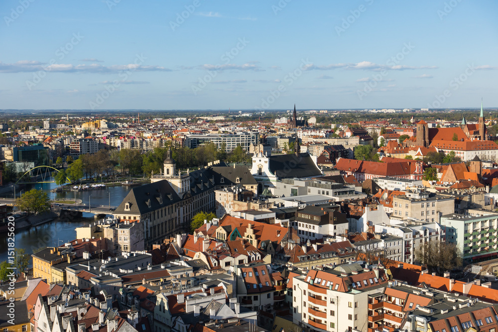 Obraz premium Wroclaw cityscape with roofs and Odra river, Poland