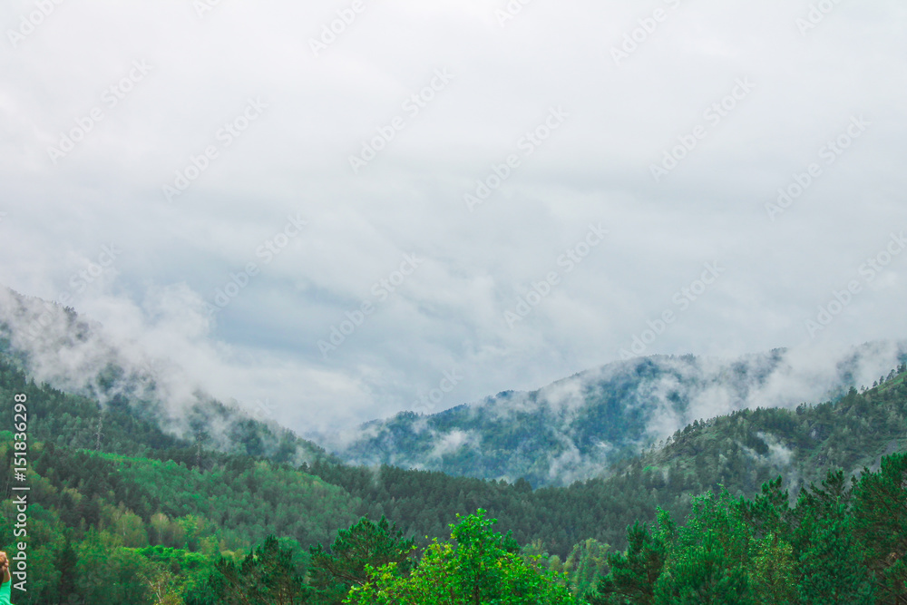 горы, туман, живописное место Горного Алтая