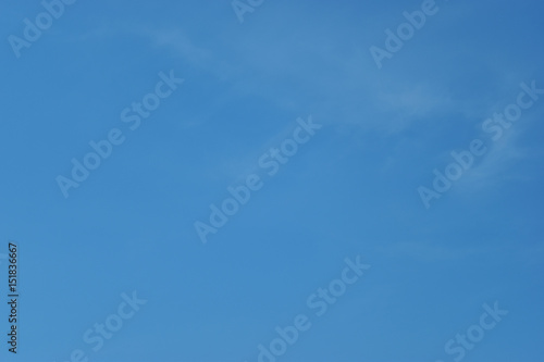 Fototapeta Naklejka Na Ścianę i Meble -   Blue sky and white clouds on a beautiful day  .