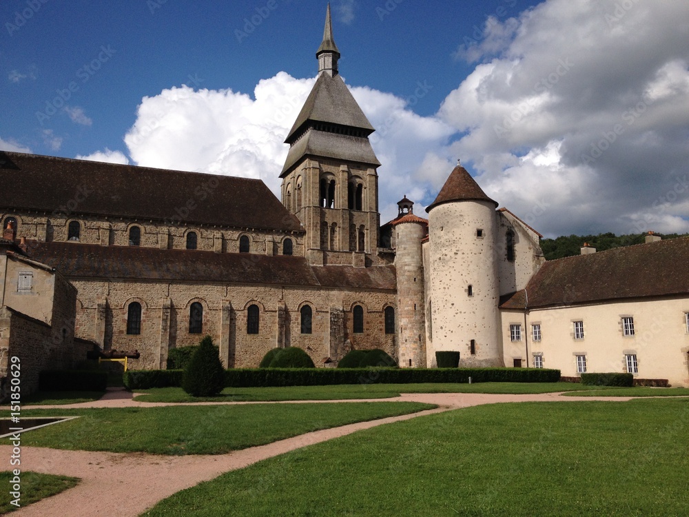 Abbatiale Sainte Valérie et ancien monastère à Chambon sur Voueize