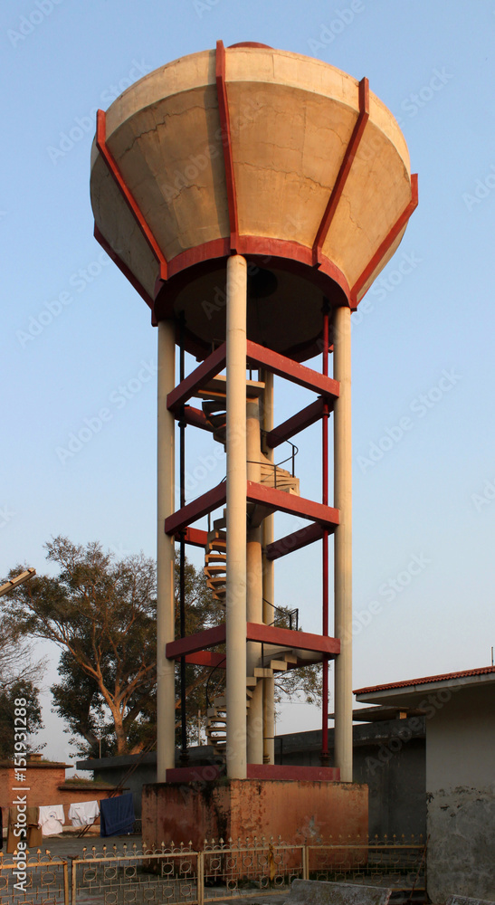 Wasserturm in der indischen Provinz Punjab