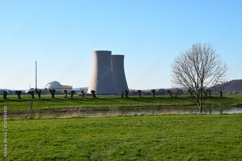 Atomkraftwerk Grohnde an der Weser