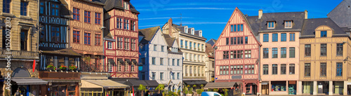 Obraz na płótnie Rouen, vieilles maisons de la place du vieux marché, Normandie w salonie