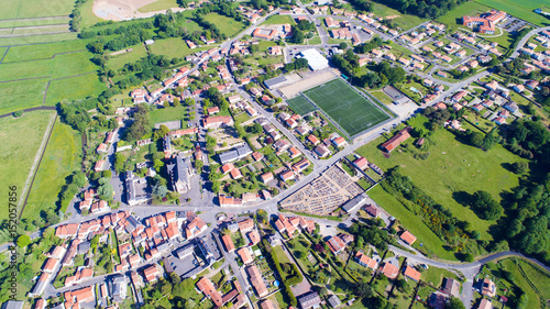 Vue aérienne du village de Rouans en Loire Atlantique, France