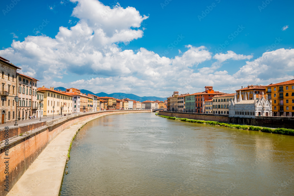 Sur les quais de l'Arno à Pise