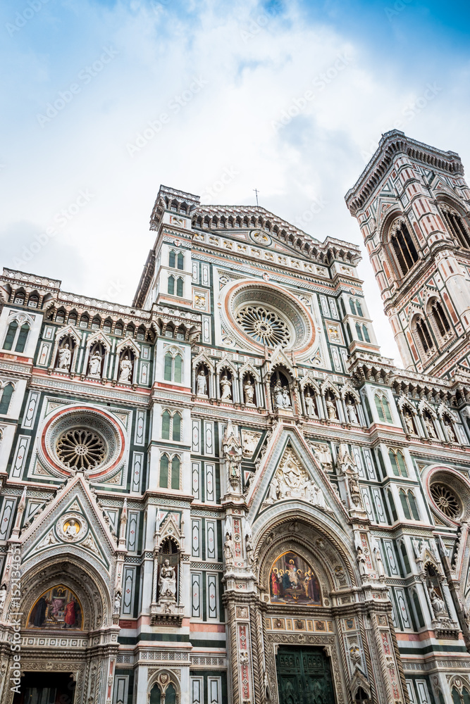 La cathédrale Santa Maria del Fiore et le campanile di Giotto à Florence 