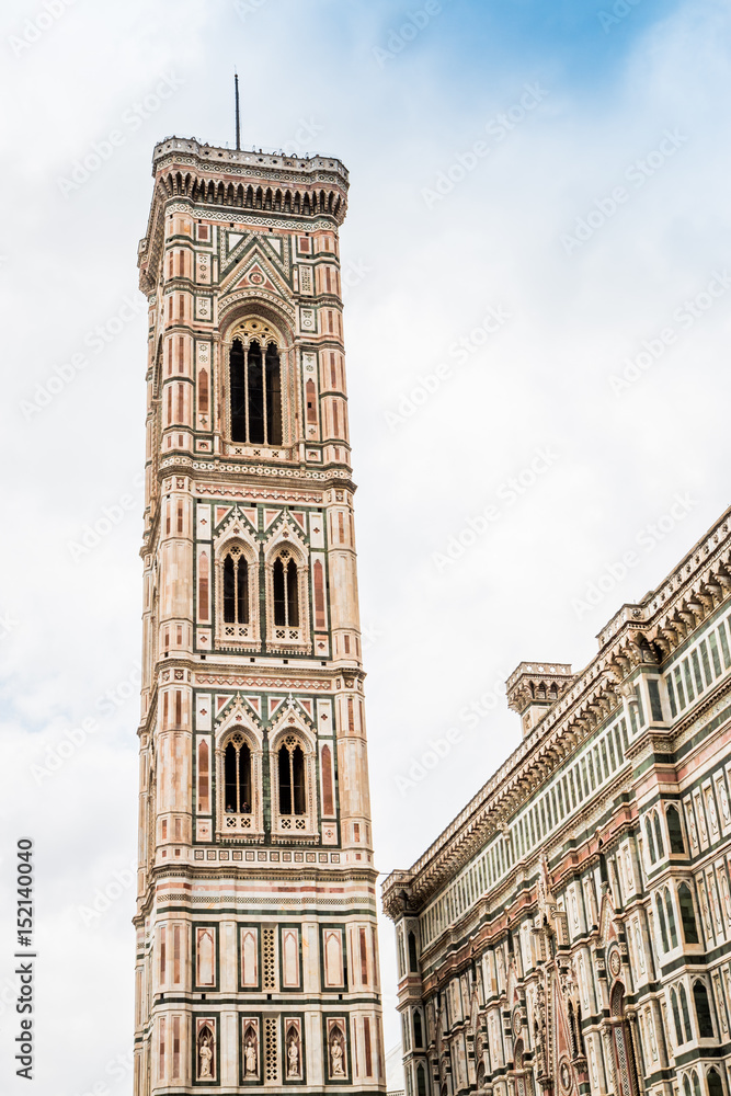 Le campanile di Giotto de la cathédrale Santa Maria del Fiore à Florence 