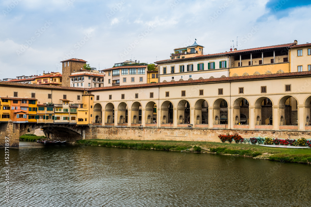 Le pont Vecchio sur l'Arno à Florence