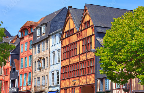 Bilde på lerret Rouen, vieilles maisons près de l'église Saint-Maclou