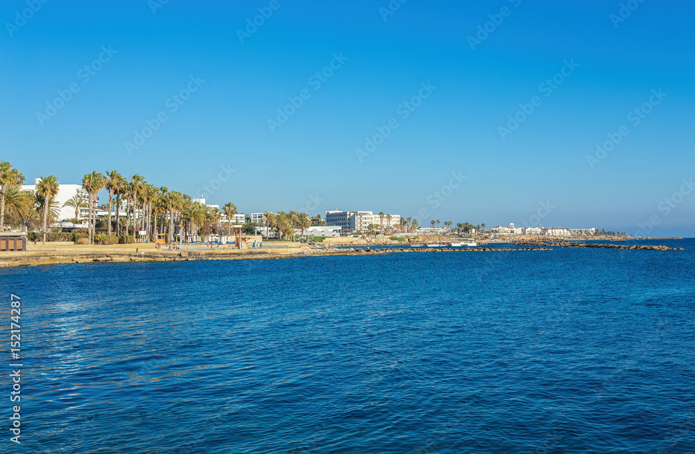 Fototapeta premium Widok na nasyp w porcie w Pafos na Cyprze