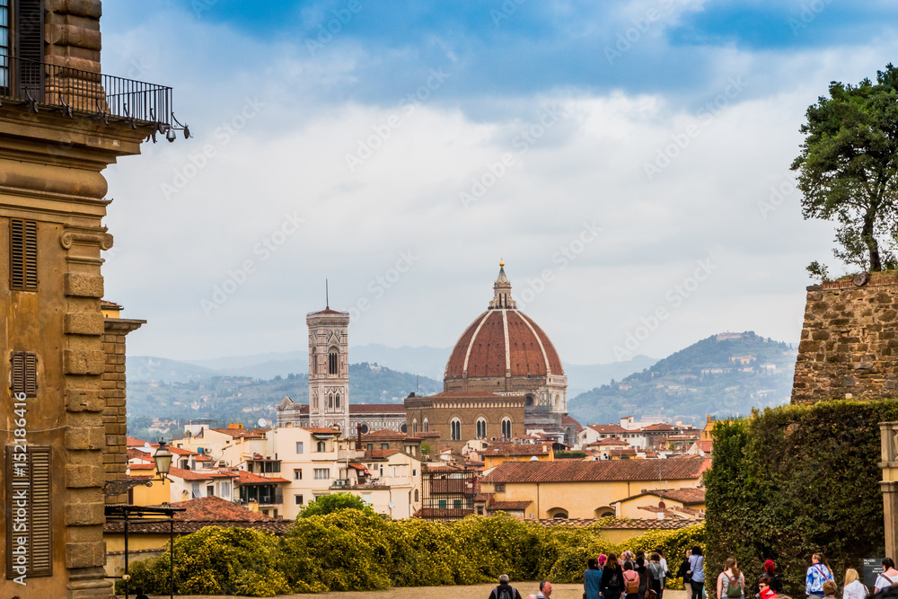Fototapeta premium Vue sur Florence depuis les jardins du Palais Pitti