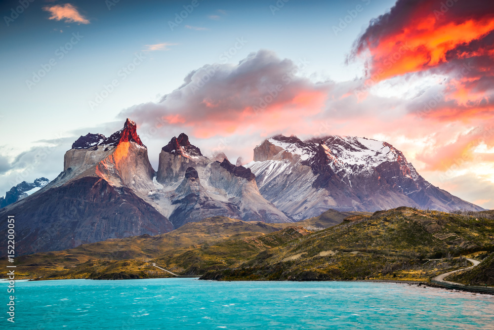 Torres del Paine, Patagonia, Chile - obrazy, fototapety, plakaty 