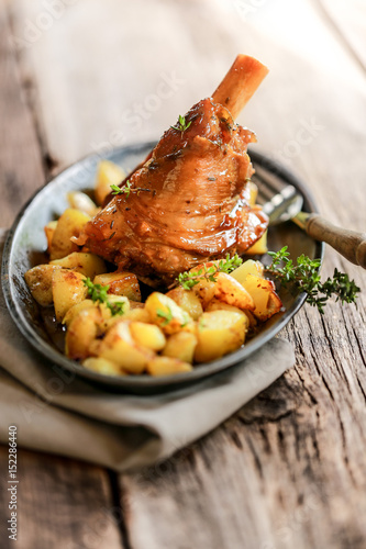 Canvas Print Souris d’agneau confite et Pommes de terre 1
