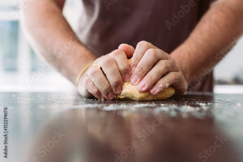 Nudelteig per Hand kneten handgemacht