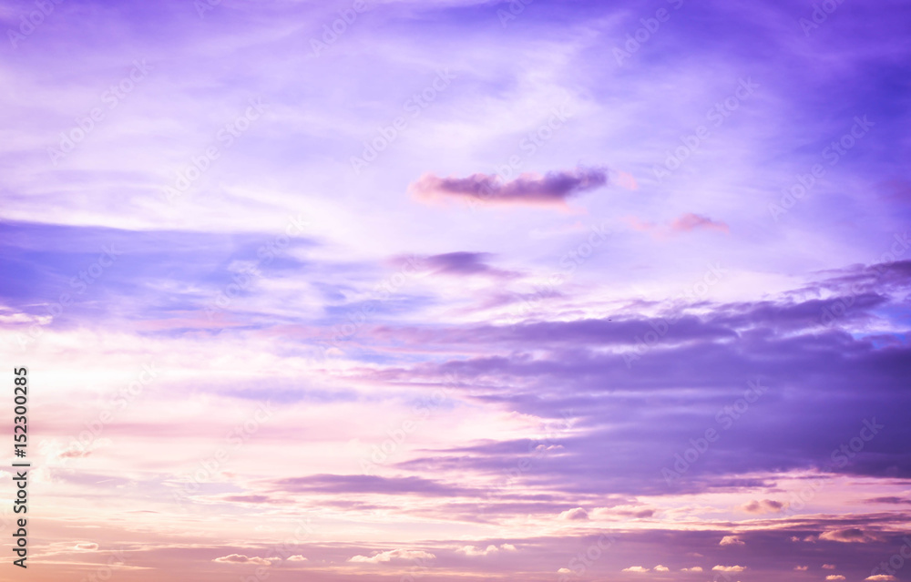 Obraz premium colorful sky with clouds on evening