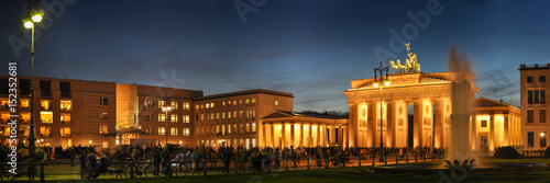 Panoramafoto Brandenburger Tor am Abend
