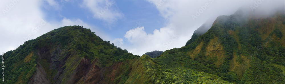 Panorama Wandern in den tropischen Bergen von Dominica Panorama Wandern in den tropischen Bergen von Dominica