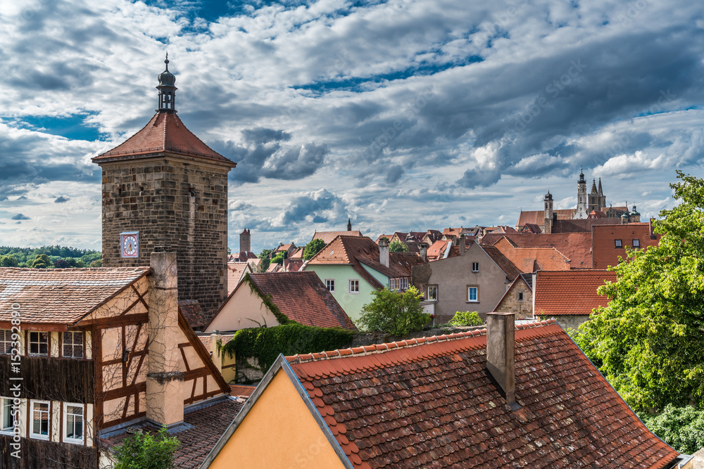 Über den Dächern von Rothenburg ob der Tauber mit Siebersturm, Rathaus und der St. Jakobskirche
