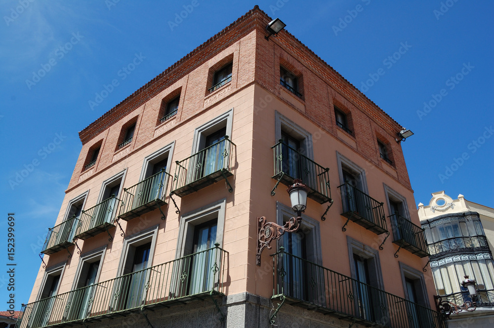 Edificio de la Plaza del Azoguejo, Segovia