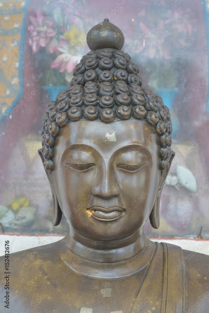 Focus on the Buddha's head.