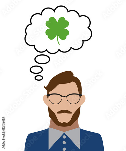 Mann denkt an Kleeblatt