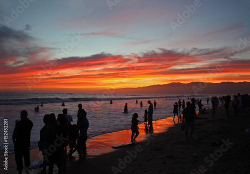 Sonnenuntergang in Santa Monica an der Westküste, USA.