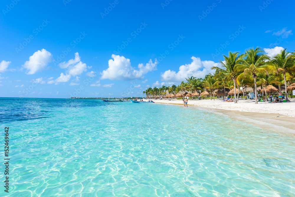 Fototapeta premium Riviera Maya - rajskie plaże w Quintana Roo, Cancun - karaibskie wybrzeże Meksyku