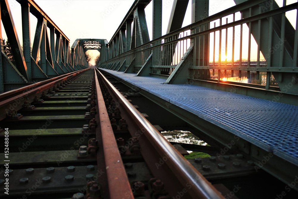 Obraz premium sunset at the bridge